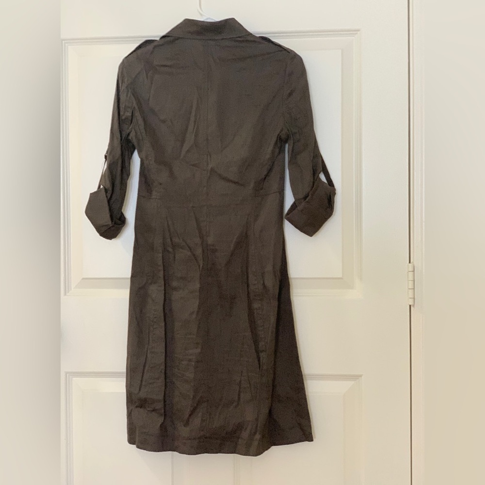 Tahari Elegant Gray Button-Up Dress.  Size-2 - Picture 3 of 4